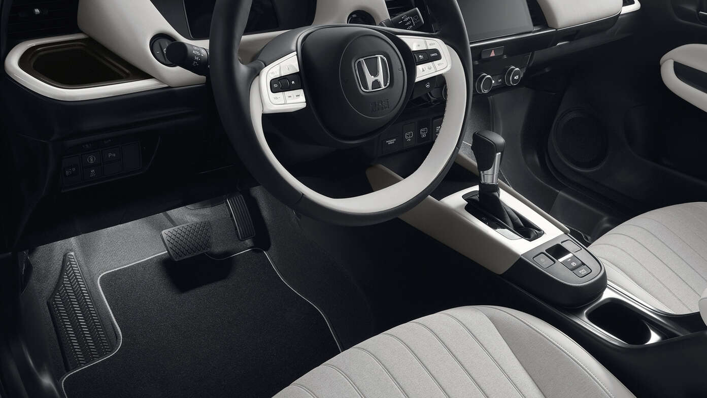 Primer plano del interior del Honda Jazz Hybrid con pack Iluminación.