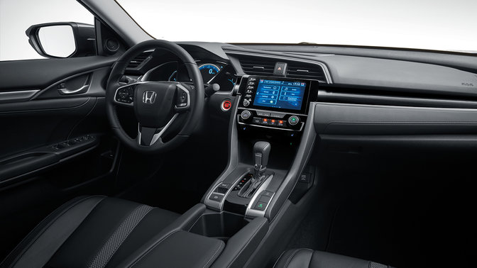 Primer plano de la transmisión automática del Honda Civic 4 Sedán.