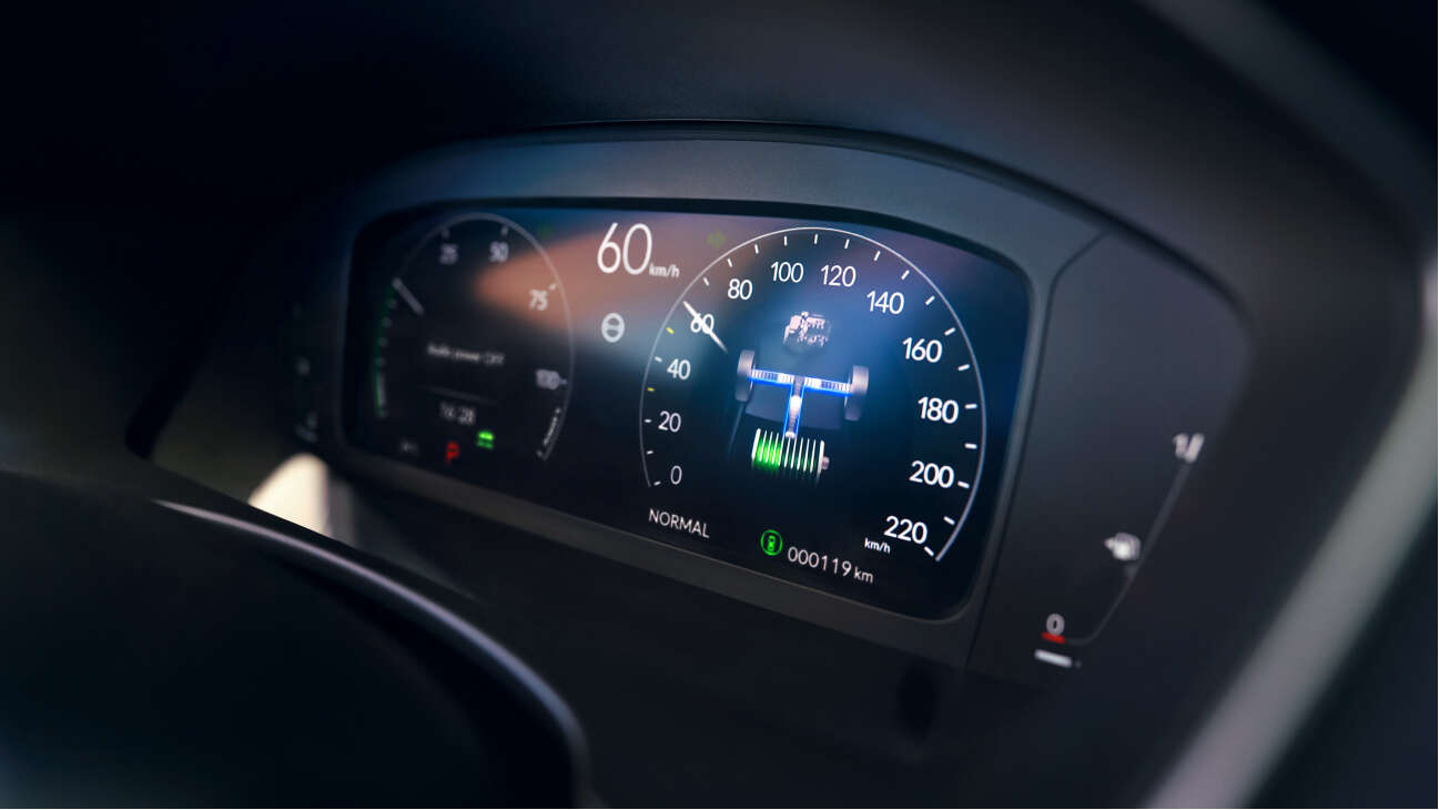 Primer plano de la pantalla digital del Honda Civic e:HEV 10.2.