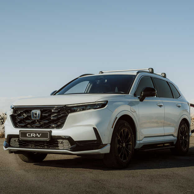 Christian Horner dentro de un SUV híbrido de Honda