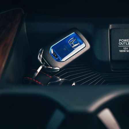 Primer plano de la llave del Honda CR-V Híbrido.