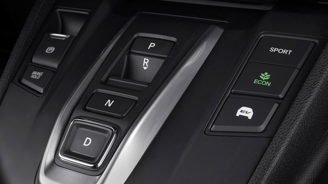 Primer plano de la consola interior del Honda CR-V Híbrido.