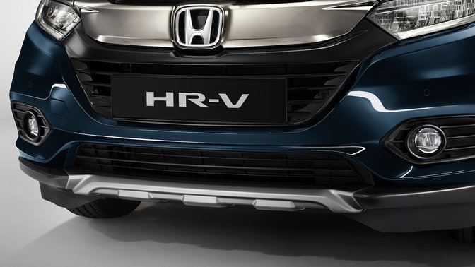 Vista delantera de tres cuartos del Honda HR-V.