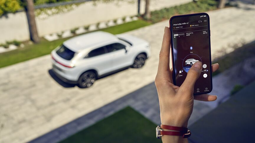 Primer plano del Asistente Personal Honda en el cuadro de instrumentos del Honda e