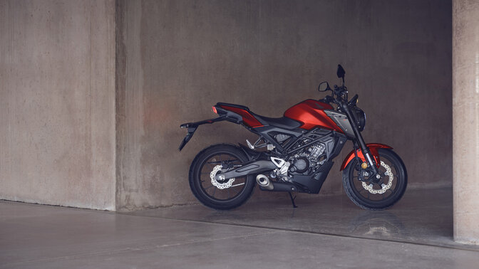 Vista estática de la Honda CB125R