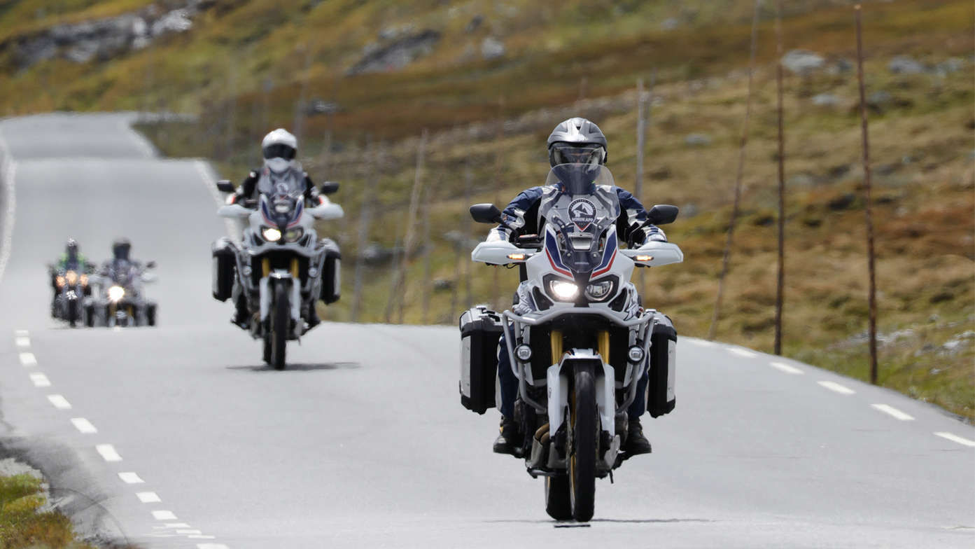 Honda Adventure Roads Nordkapp Dia 1 de Oslo a Fosnavag Pilotos conduciendo