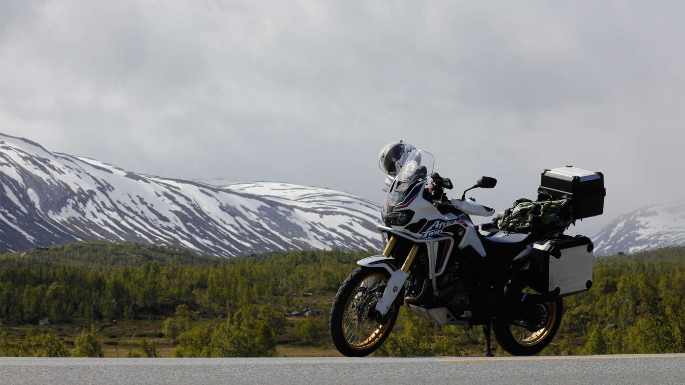 Honda Adventure Roads Nordkapp Dia 1 de Oslo a Fosnavag Africa Twin blanca