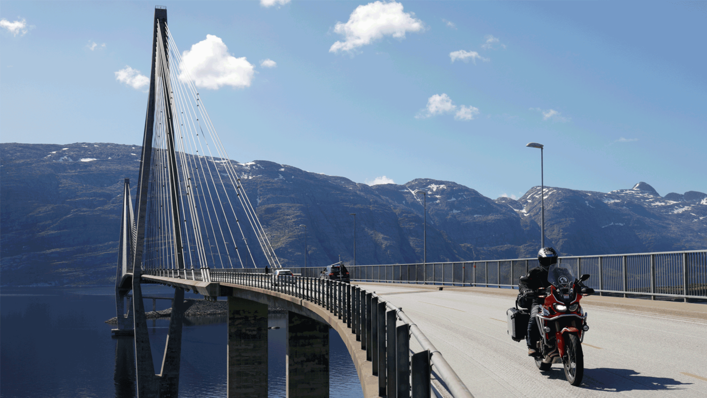 Honda Adventure Roads Nordkapp Dia 4 de Bronnoysund a Glomfjord moto puente