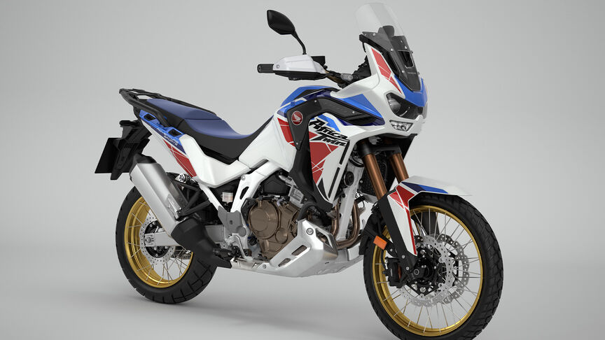 Vista delantera derecha de 3/4 de la Honda CRF1100 Africa Twin en estudio