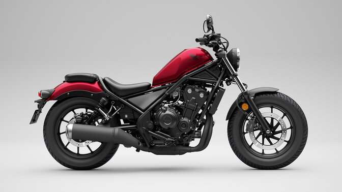 Vista lateral de la Honda CMX500 en estudio