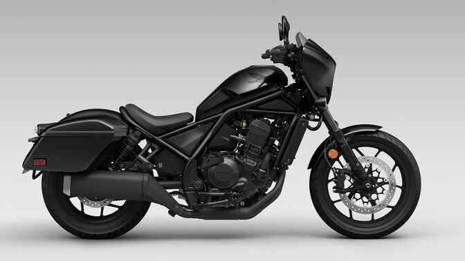 Vista lateral de la Honda CMX1100 en estudio
