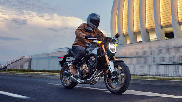 Neumáticos Dax 125 en primer plano