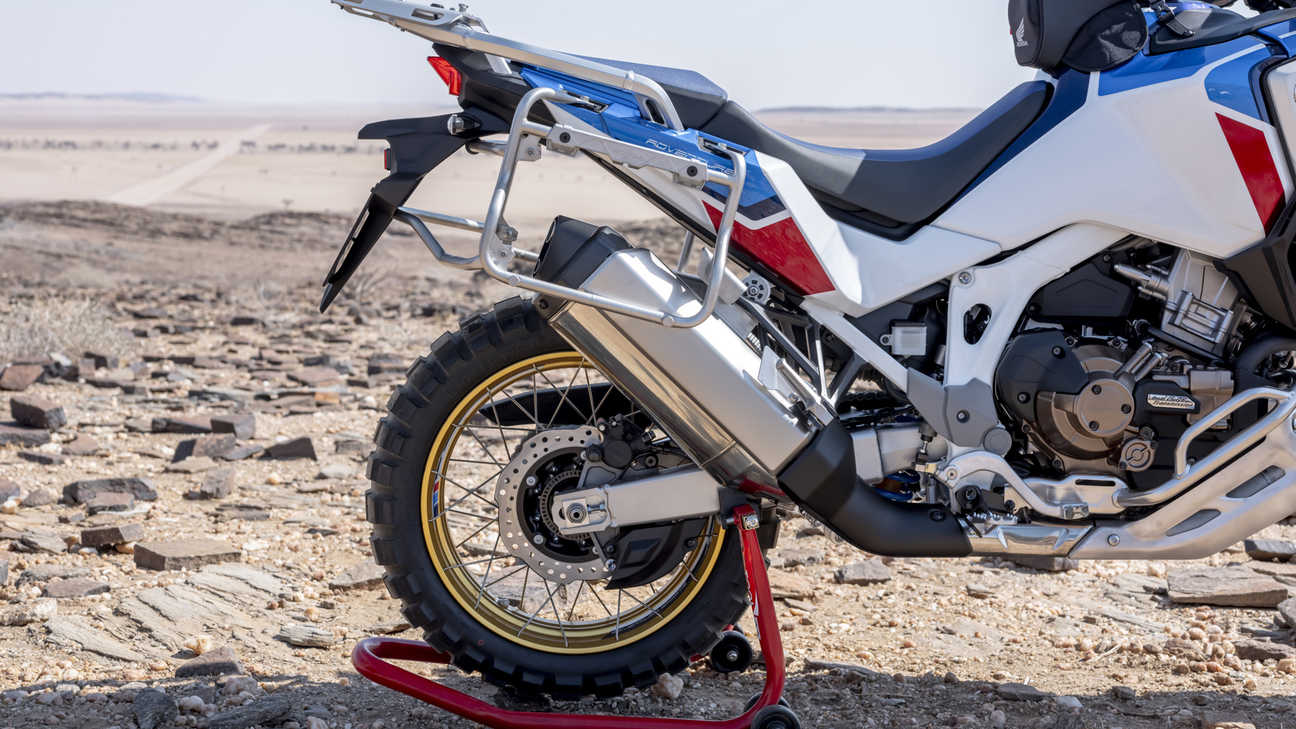 Honda Africa Twin Adventure Sports, primer plano de la rueda trasera