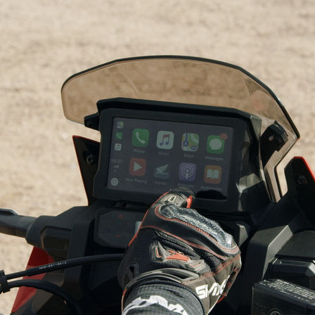Honda Africa Twin Adventure Sports, primer plano de la pantalla TFT