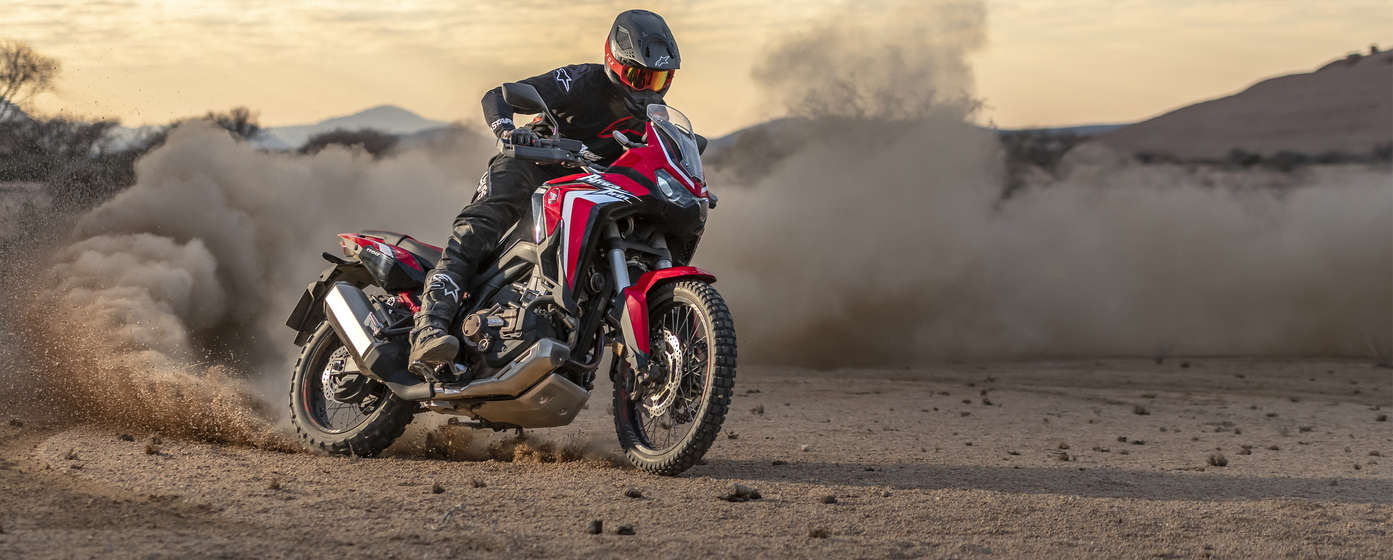 Honda CRF1100L Africa Twin en el desierto.