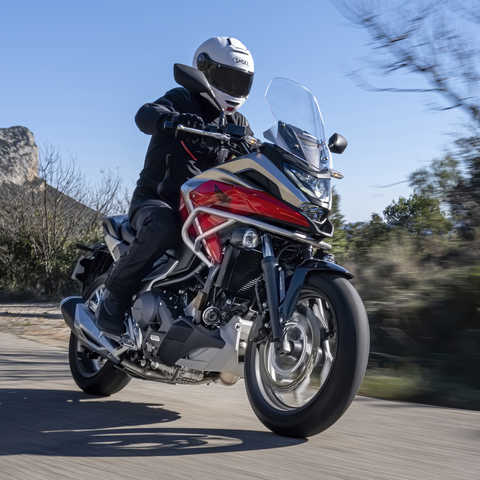 campana su Asumir Descripción general – NC750X – Adventure – Gama – Motocicletas – Honda