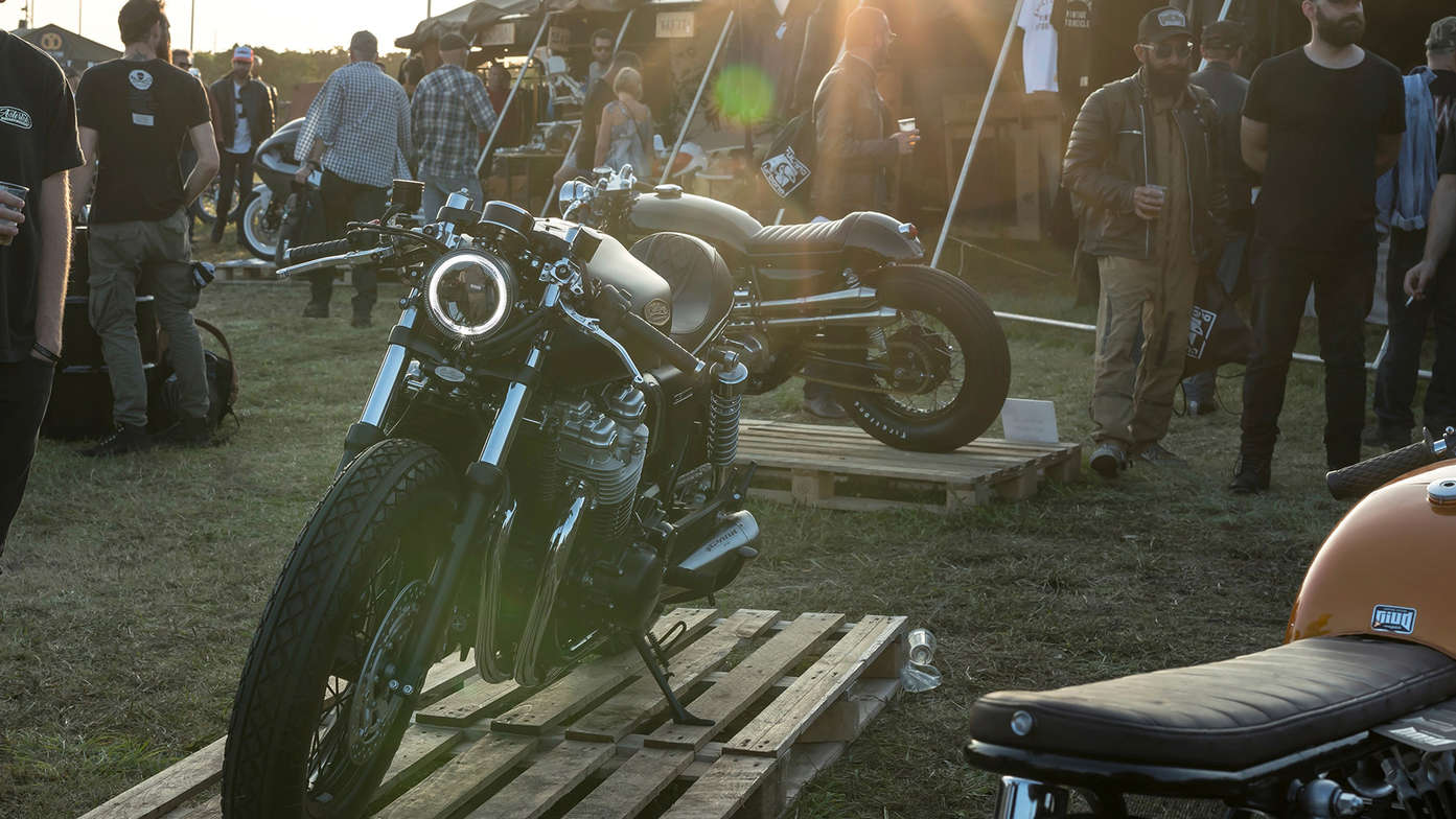 CB1100EX Hedo creada por South Garage.