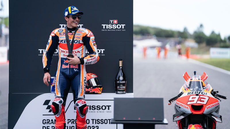 Moto GP Repsol piloto conduciendo en circuito