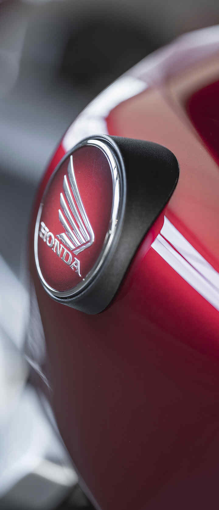 Depósito de gasolina de la motocicleta de Honda con el logotipo de las alas
