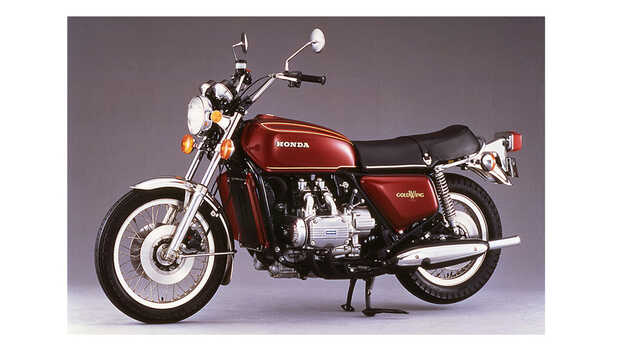 1982 – Sistema de frenado combinado (CBS)