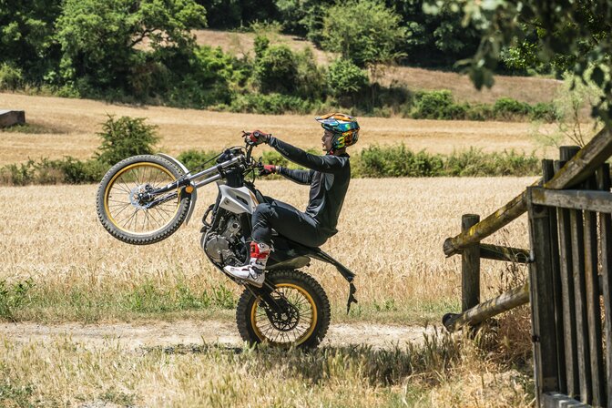 Toni Bou pilotando la 260R
