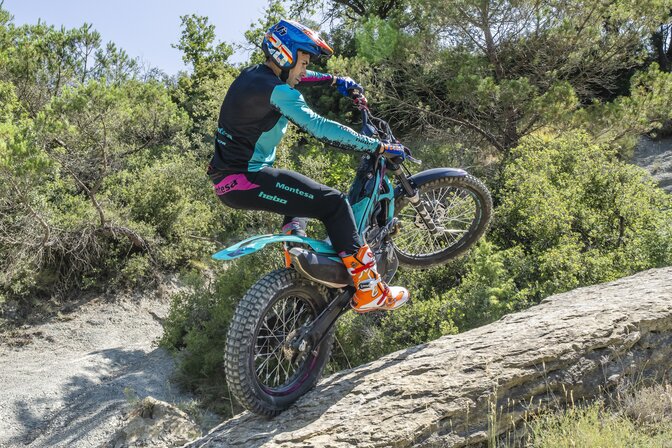 Toni Bou pilotando la 260R