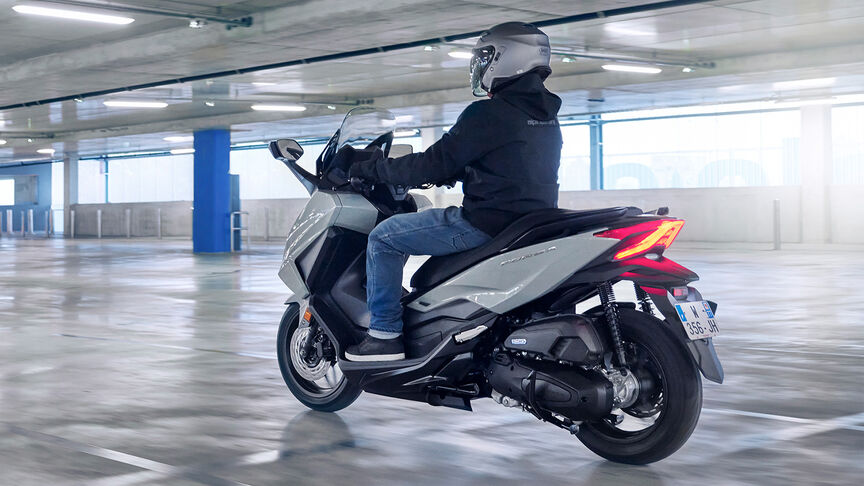 Honda Forza 125 | GT deportivo | Scooter