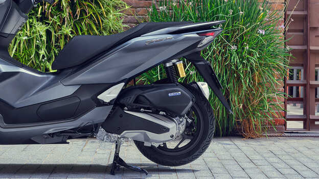 Motor eSP+ SOHC de cuatro válvulas y 125 cc refrigerado por agua