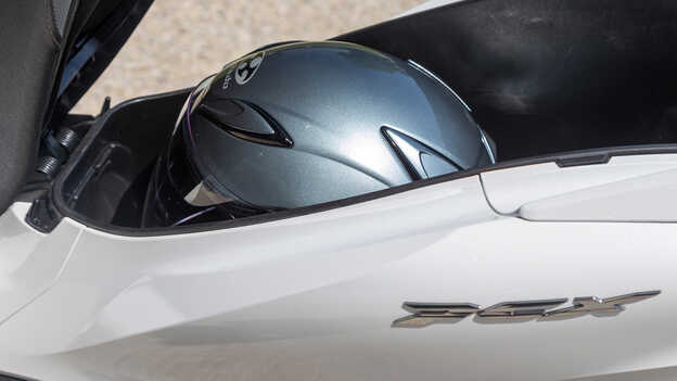 Amplio espacio de almacenamiento y conector USB Type-C