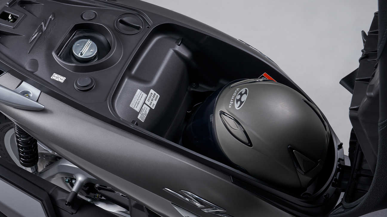 Honda SH350i - Amplio espacio de almacenamiento y comodidad con la Honda Smart Key
