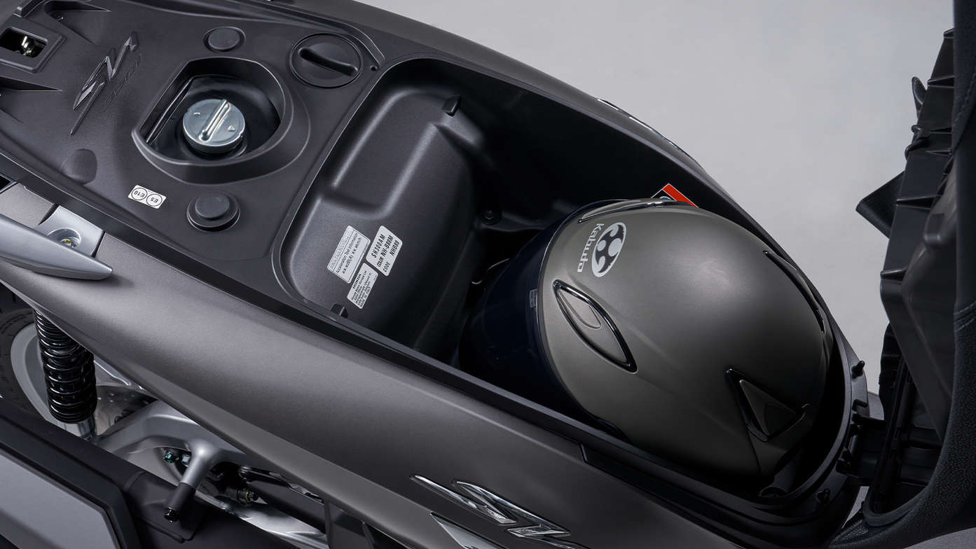 Honda SH350i - Amplio espacio de almacenamiento y comodidad con la llave inteligente