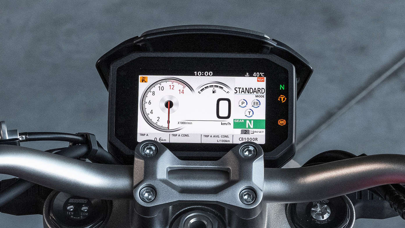 Honda CB1000R, pantalla TFT de 5 pulgadas con sistema de control de voz de Honda