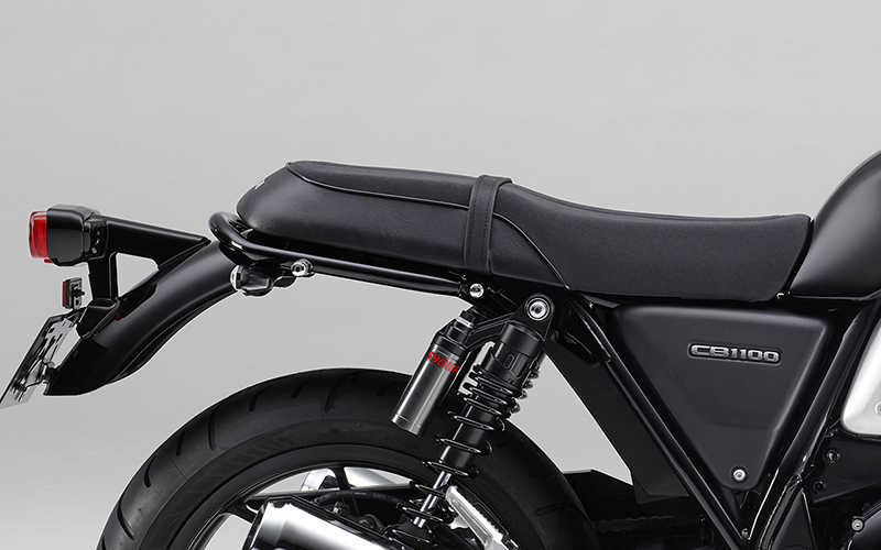 Primer plano del asiento de la Honda CB1100 RS.
