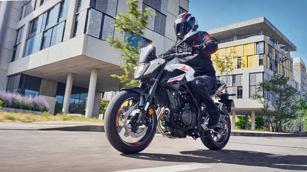 Suspensión líder en su clase de la Honda CB500 Hornet