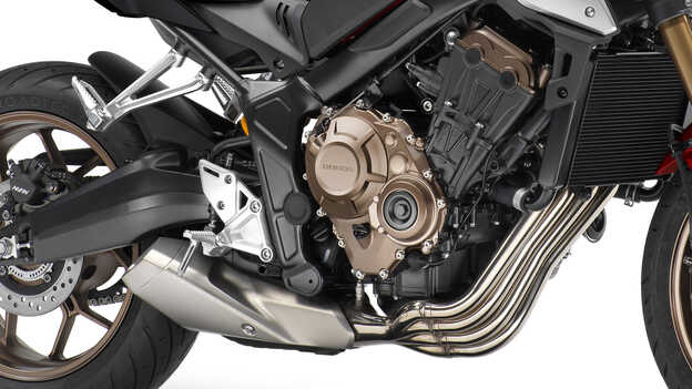 Motor de cuatro cilindros en línea, DOHC de 16 válvulas, especificación EURO5