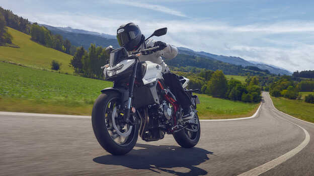 Tecnología avanzada de la Honda CB750 Hornet para la conducción perfecta