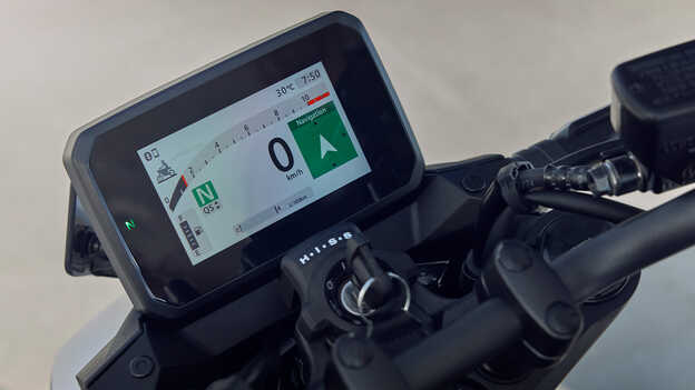 Pantalla TFT de la Honda CB750 Hornet con navegación.