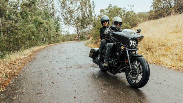 Imagen dinámica de la CMX1100 en carretera