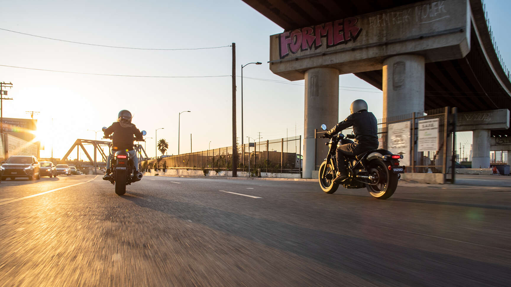 CMX500 Rebel con dos pilotos