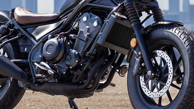 Primer plano del motor de la CMX500 Rebel