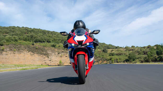 Honda CBR1000RR-R Fireblade con conducto Ram-Air HRC y aletas