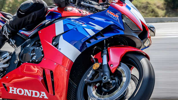 Honda CBR1000RR-R Fireblade con suspensión Showa ajustable