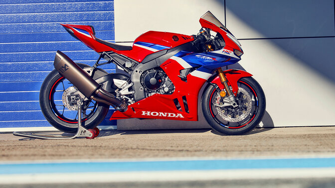 Imagen lateral de la CBR1000rr-r Fireblade.