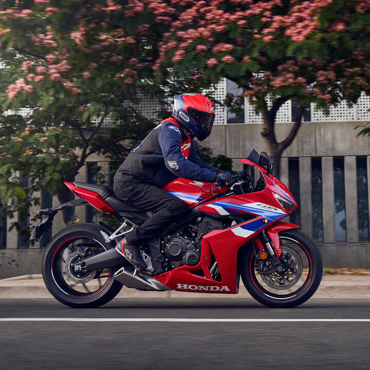 Vista lateral de la Honda CBR650R