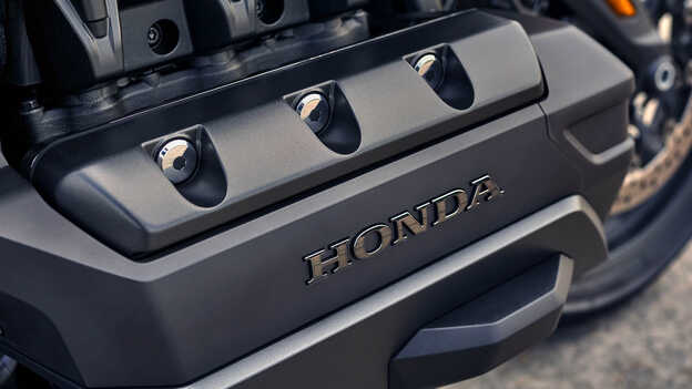 Honda GL1800 Gold Wing, motor SOHC 24 V de seis cilindros, 1833 cc