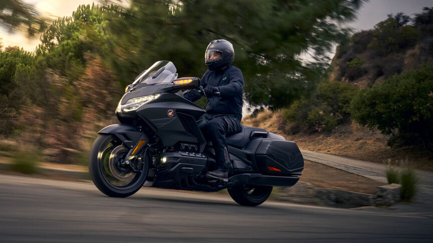 Vista lateral de la Honda GL1800 Gold Wing