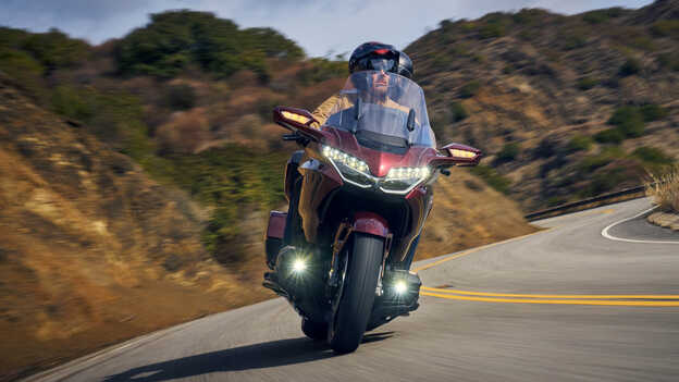 Honda GL1800 Gold Wing Tour, iluminación LED completa con faros antiniebla LED