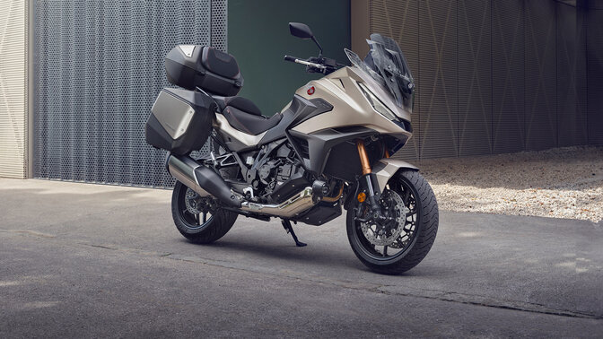 Vista aérea de la Honda NT1100.