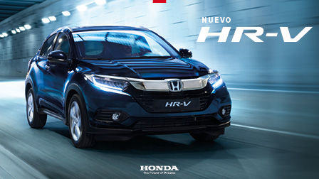 Vista frontal de Nuevo Honda HR-V azul circulando dentro de un túnel