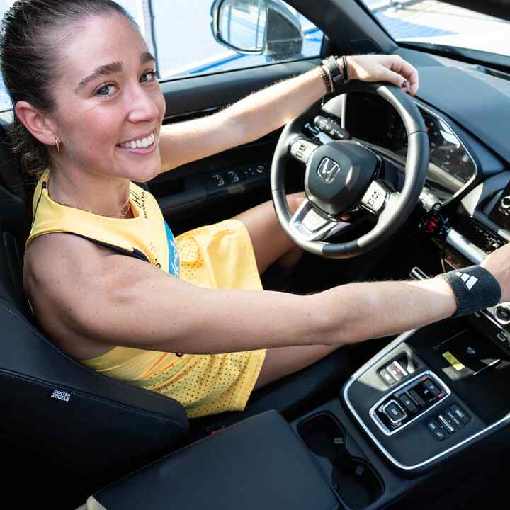 Marta Ortega y Honda CR-V Híbrido